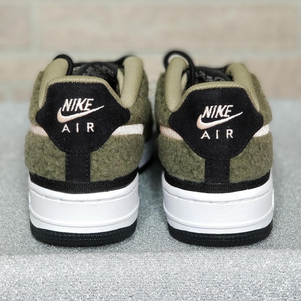 Nike Air Force 1 Low Shearling - Picture 5 of 6